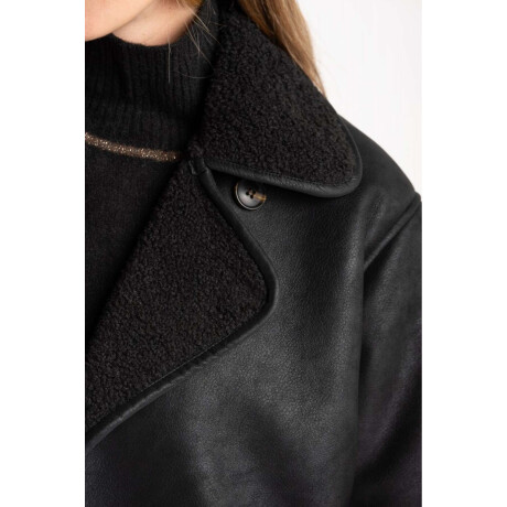 Gamulan Con Corderito Negro