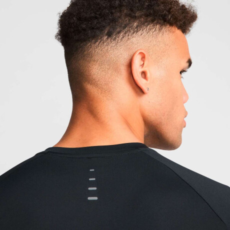 Remera Nike Dri-Fit Stride Top de Hombre Negro