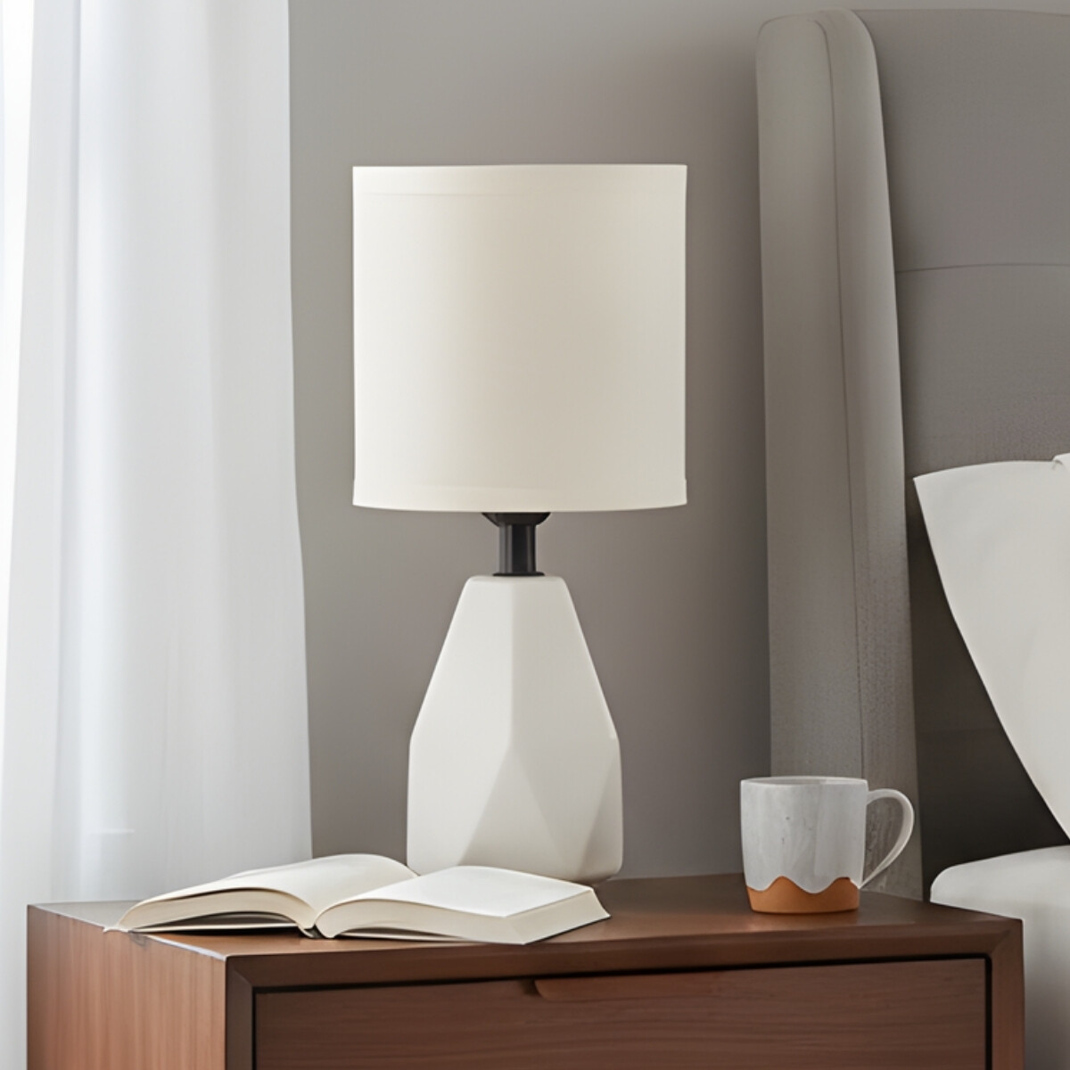 Lámpara de mesa dormitorio cerámica facetada 13x13x28 - BEIGE 