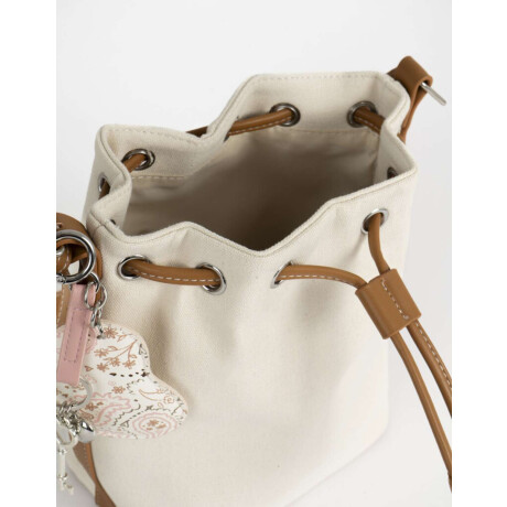 Cartera Saca Con Charm Blanco Crudo