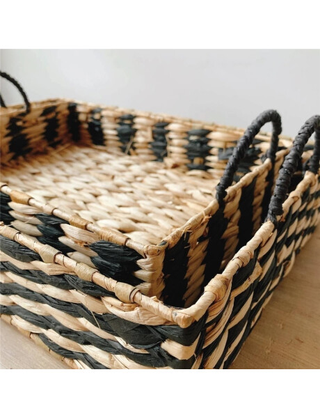 BANDEJA TEJIDA 50x35x9CM NATURAL/NEGRO BANDEJA TEJIDA 50x35x9CM NATURAL/NEGRO