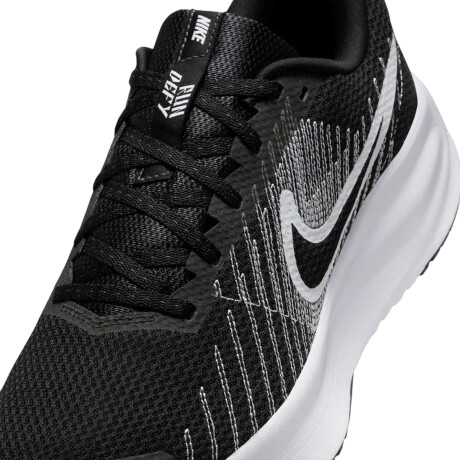 NIKE RUN DEFY Black
