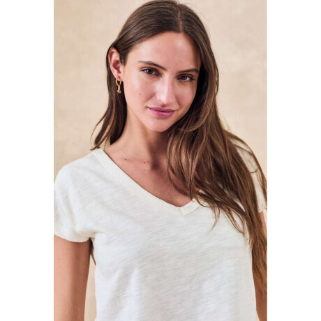 Remera Bordada Crudo Con Crudo