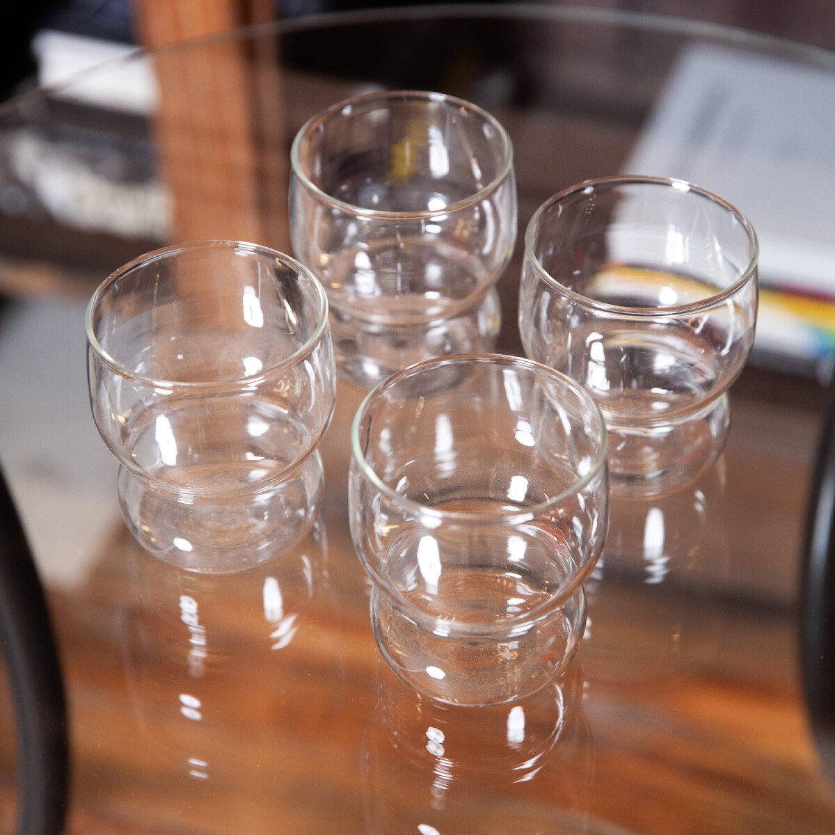 Vaso de vidrio con base ondulada 300ml 