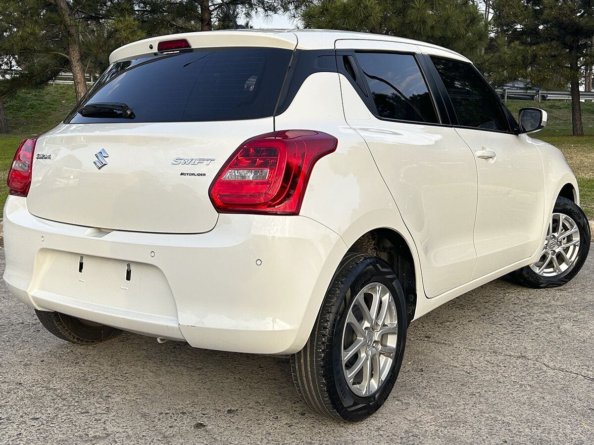 Suzuki Swift GL 2024 EXCELENTE ESTADO! | Permuta / Financia Suzuki Swift GL 2024 EXCELENTE ESTADO! | Permuta / Financia