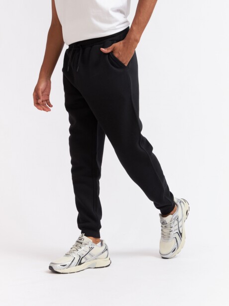 JOGGER AGUILA NEGRO