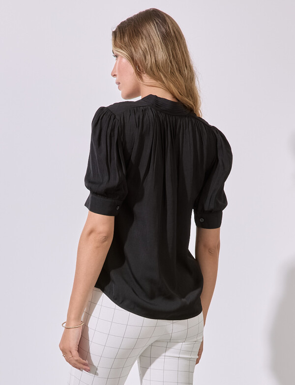 Blusa Saten Botones NEGRO