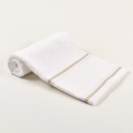 Toallita de 400 hilos Colección Finezza 30×50 cm Blanco con Beige
