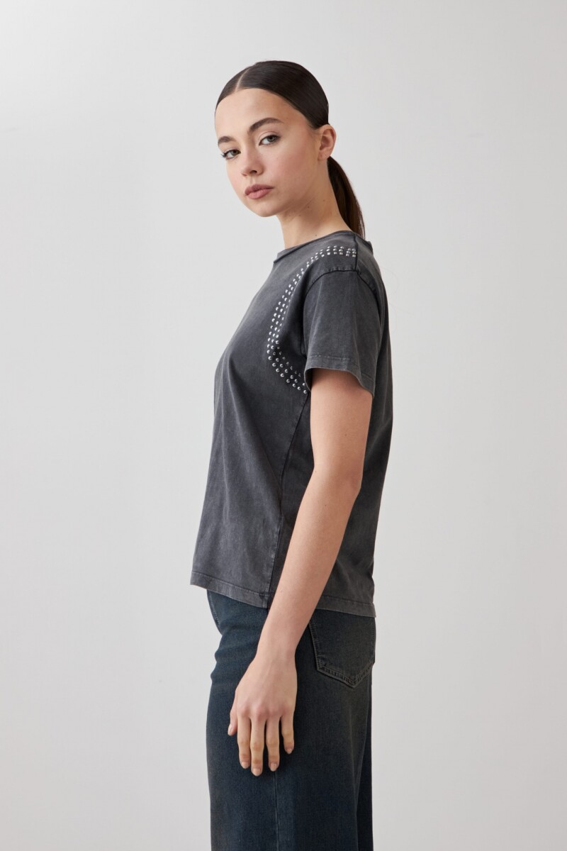 Remera con tachas gris