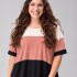 Remera Reina Crudo/rosa/negro