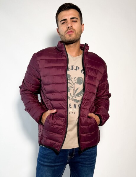 Campera de nylon Hakuna Bordo