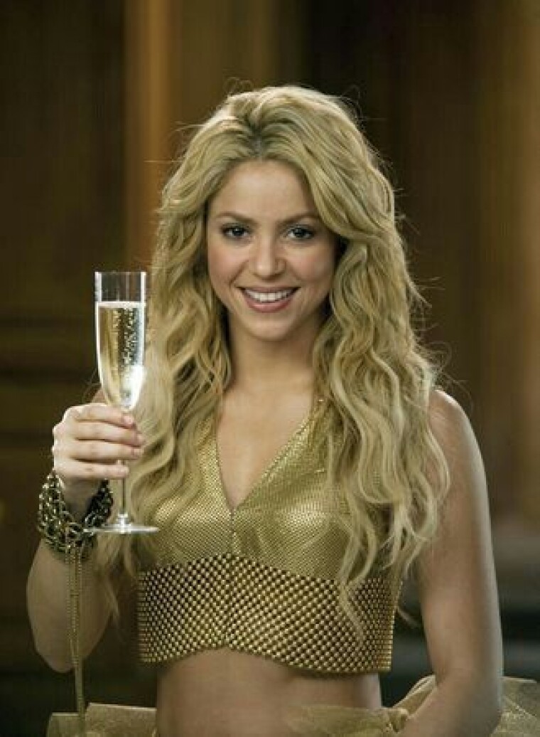 Shakira brinda con Malbec Argentino de Catena Zapata