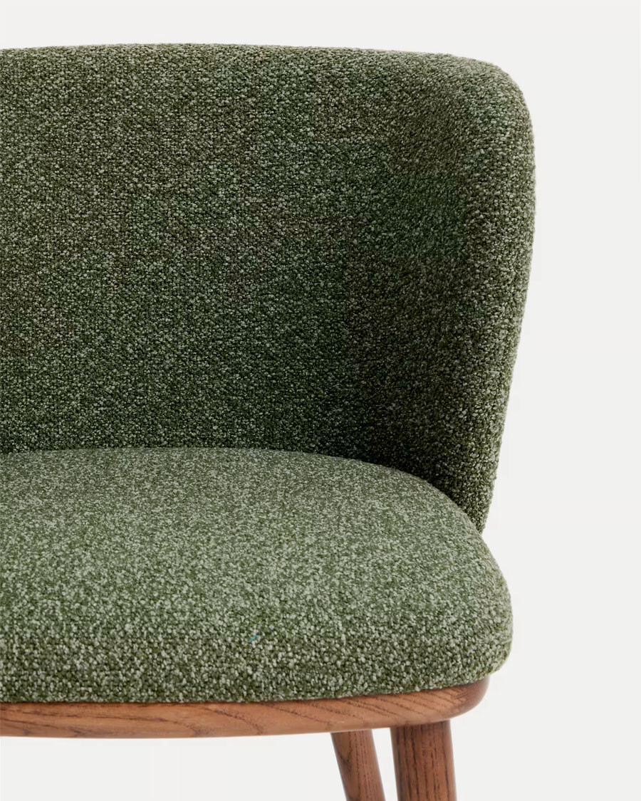 Taburete Ciselia chenilla gruesa verde oscuro y patas de madera maciza de fresno acabado tono nogal Taburete Ciselia chenilla gruesa verde oscuro y patas de madera maciza de fresno acabado tono nogal