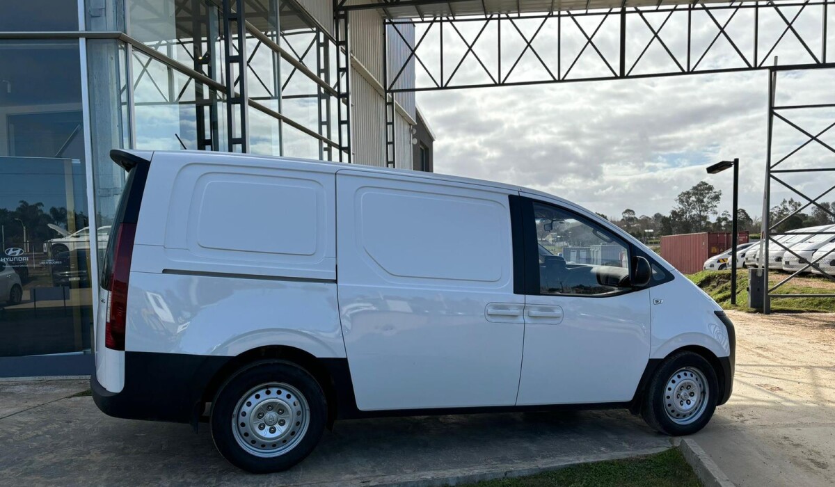 Hyundai H1 Staria Furgon 2.2 Diesel - 2023 Hyundai H1 Staria Furgon 2.2 Diesel - 2023