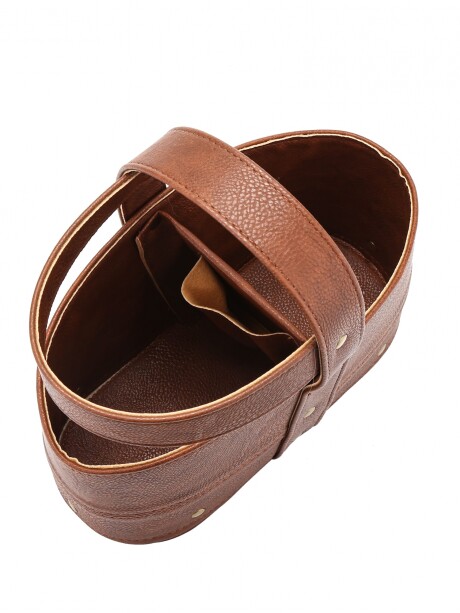 Matera Auto Tachas Marrón