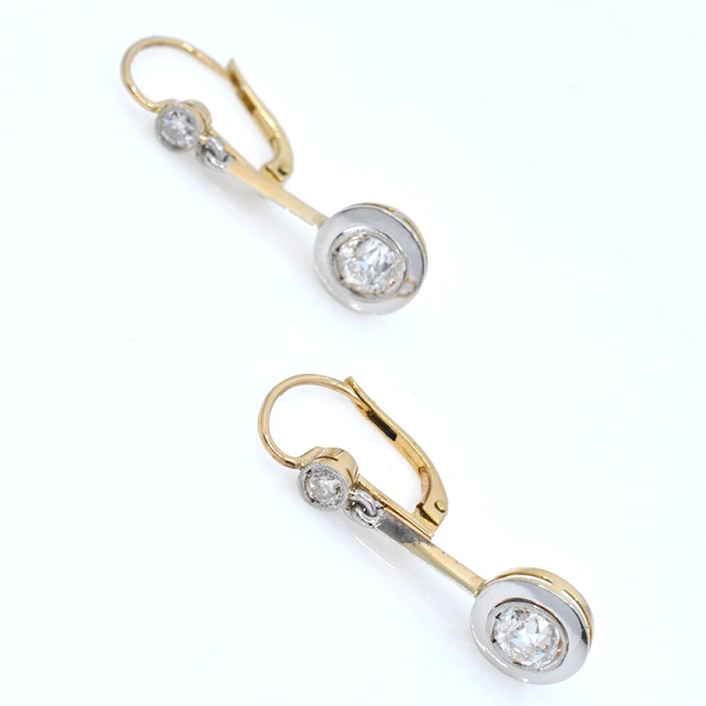 Caravanas largas en oro 18k antiguas con brillantes. Caravanas largas en oro 18k antiguas con brillantes.