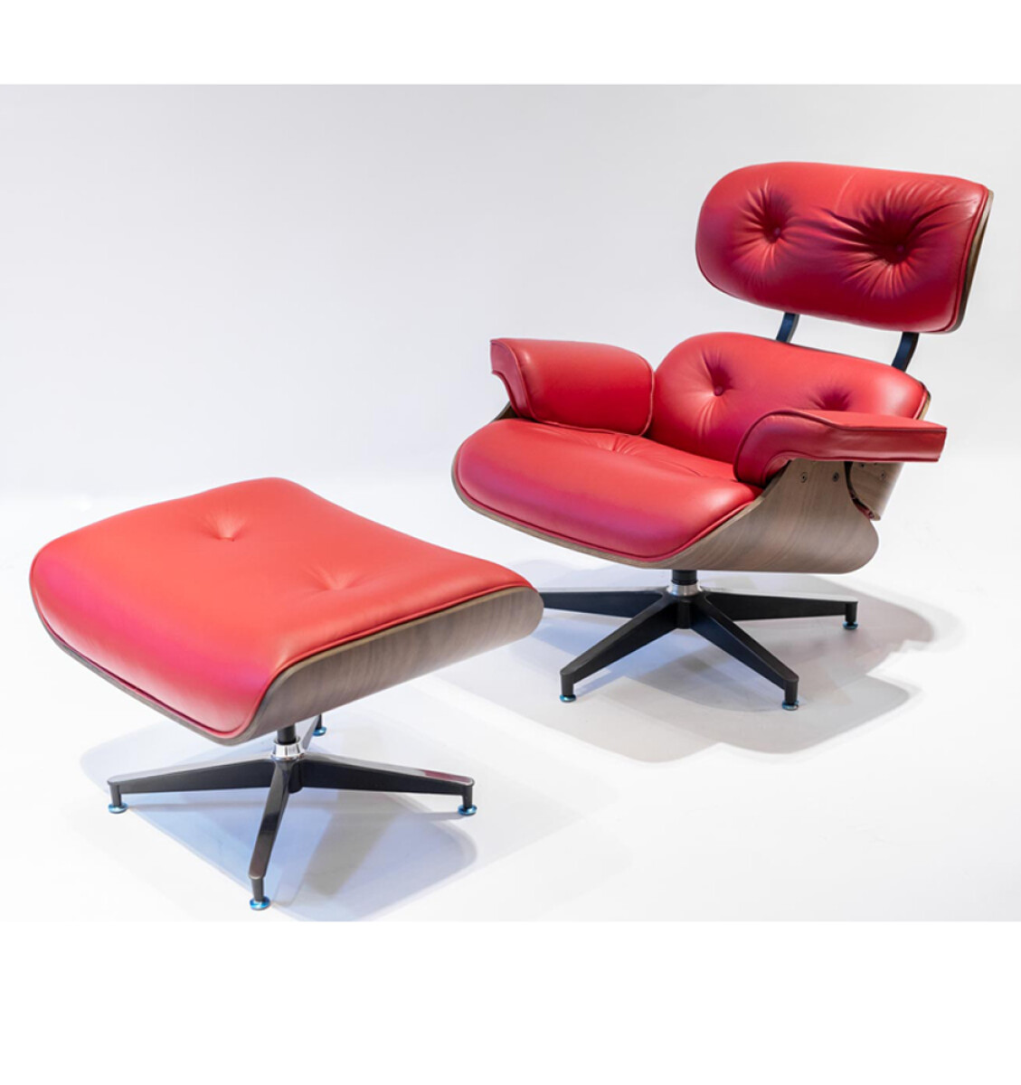 BUTACA CUERO - CHARLES EAMES - C/APOYA PIES - ROJO 