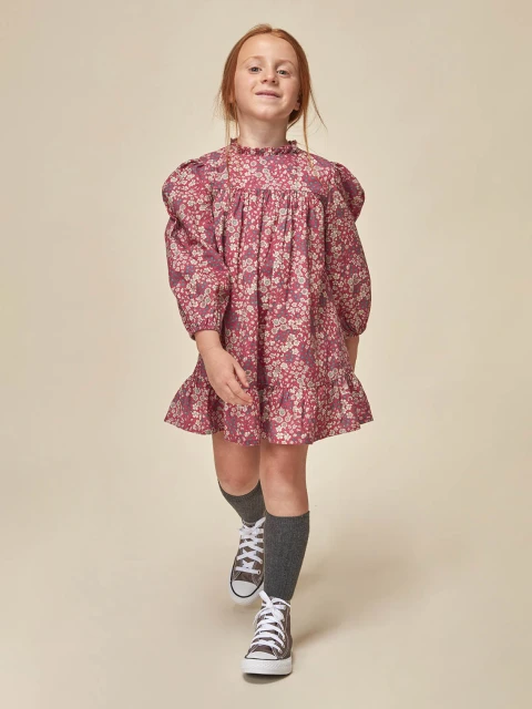Vestido Con Estampado De Flores Rosa Maquillaje