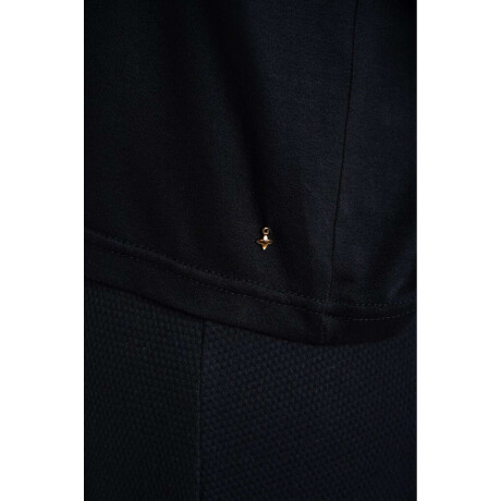 Remera Negro