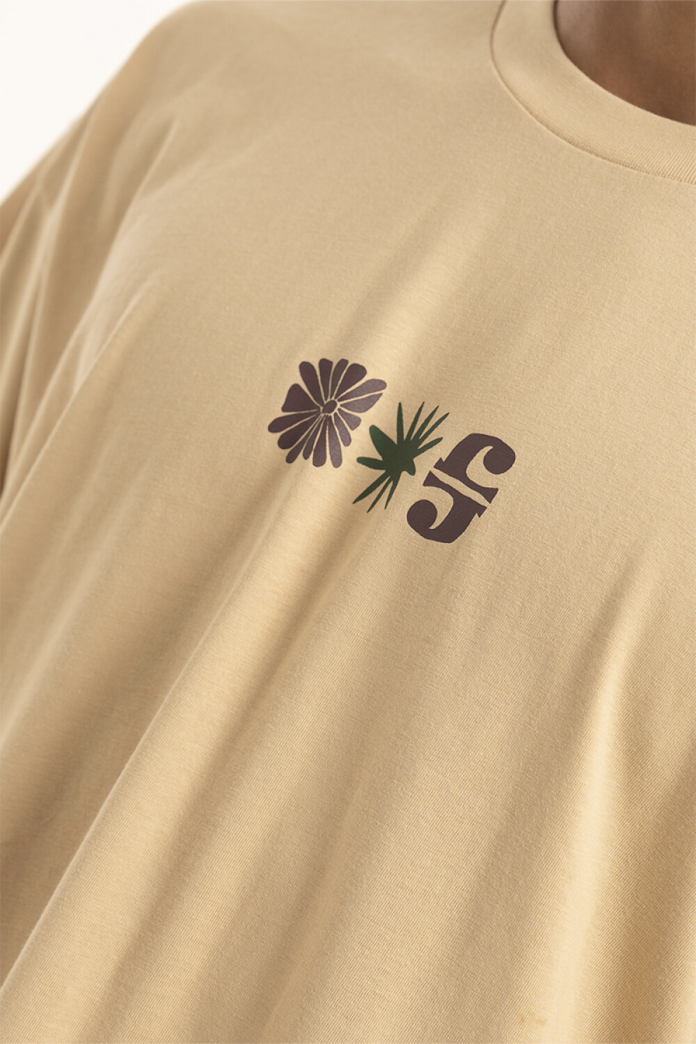 Remera Pulau Palmtree Beige