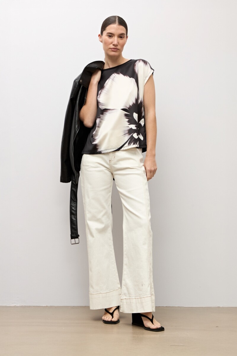 Blusa frente estampado - negro 