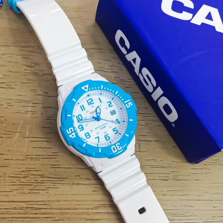 Reloj Casio Original PVC Análogo Para Dama Sumergible Azul-Blanco