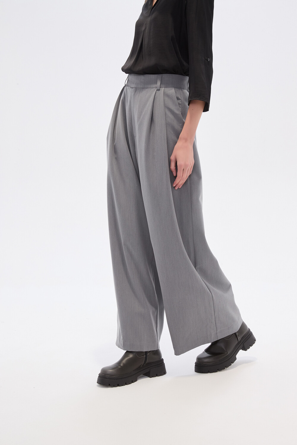 Pantalon Zelvia Gris Medio