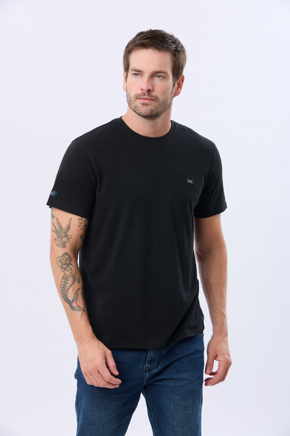 REMERA BÁSICA DE ALGODÓN Negro