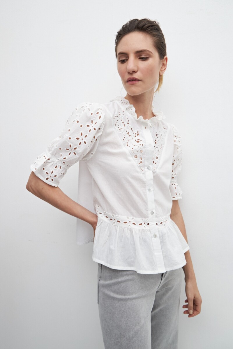 Camisa combinada con broderie blanco