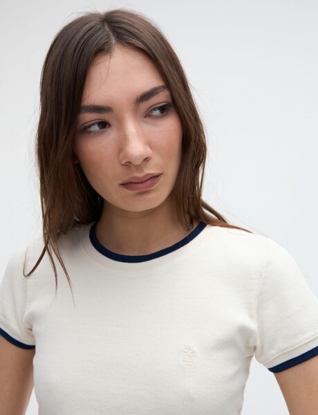 Remera Beth Off white
