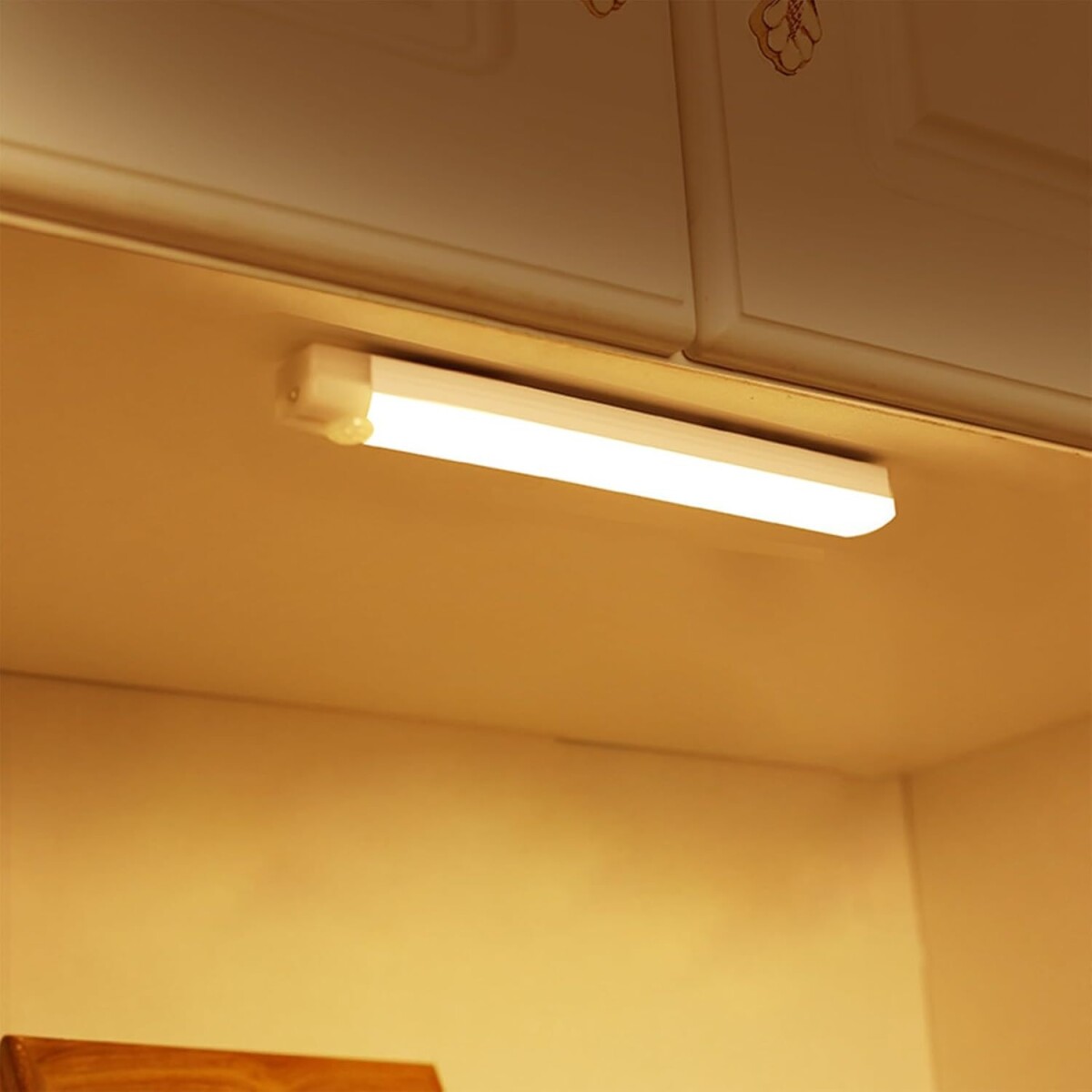 LUZ CON SENSOR DE MOVIMIENTO GD-15 - BLANCO 