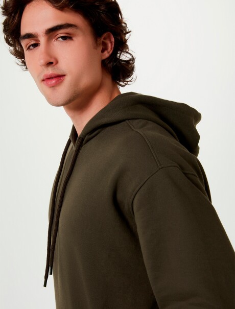 BUZO BÁSICO MASCULINO CON CAPUCHA VERDE