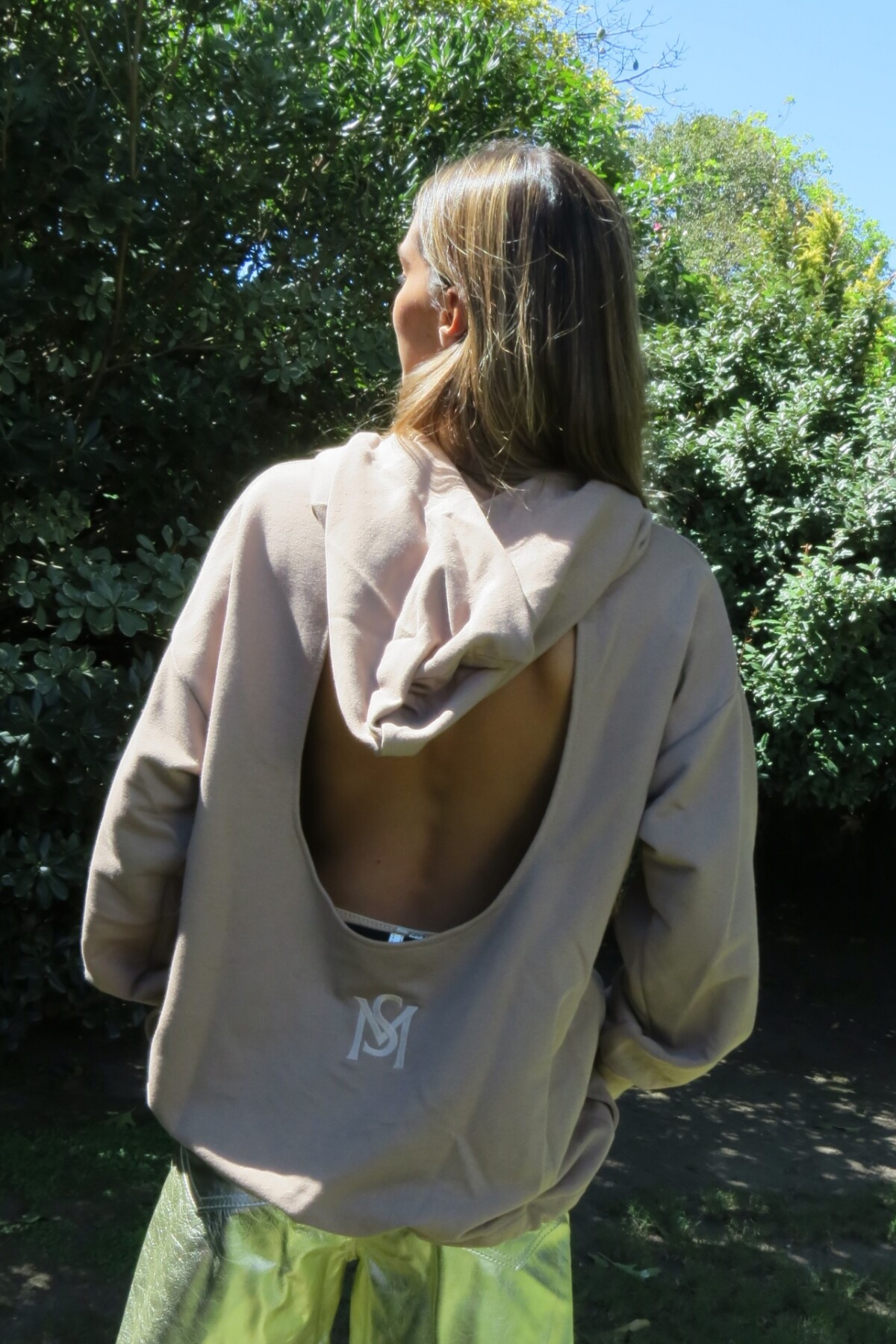 Sweater Backless Beige