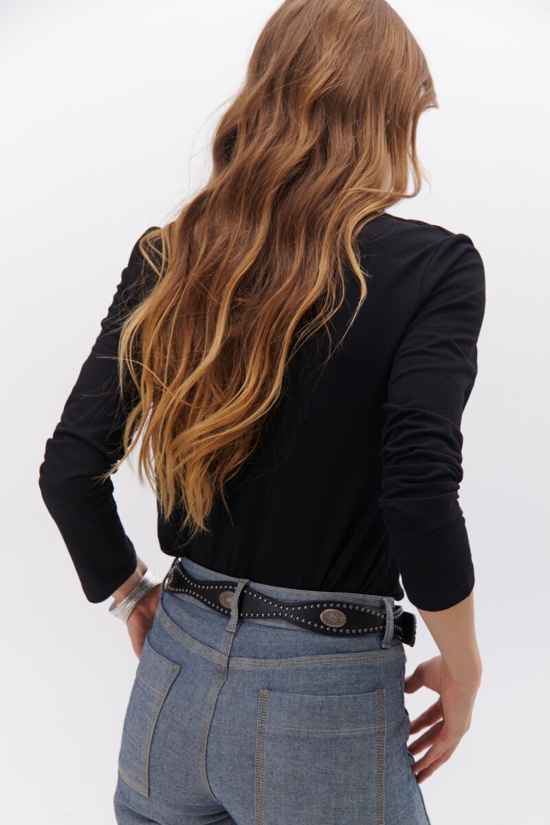 REMERA V DOBLE M/L NEGRO