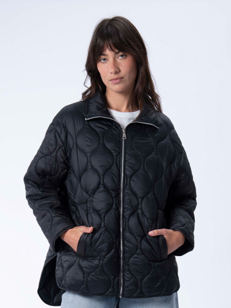 Campera de abrigo capitoneada Negro