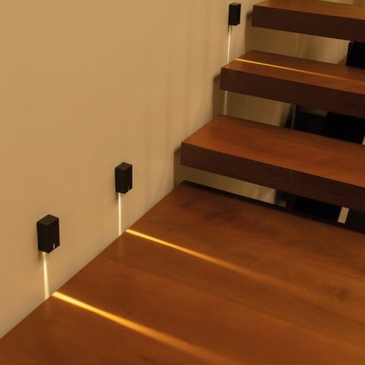 APLIQUE BALIZADOR RISK NEGRO 3000K 3W IP65 BIVOLT 