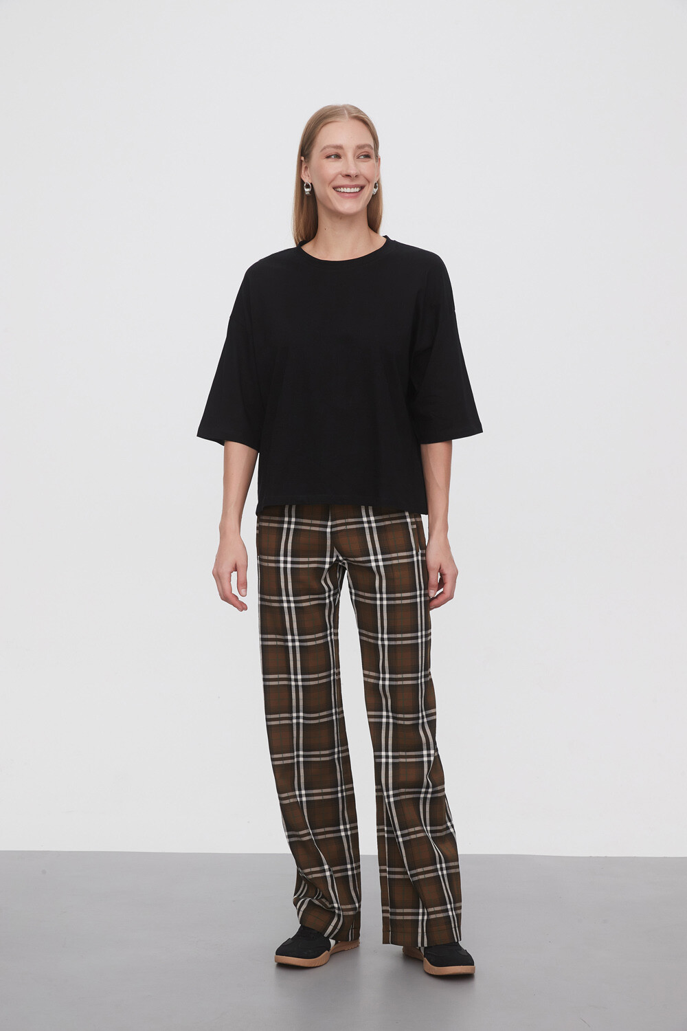 Remera Ahrnia Negro