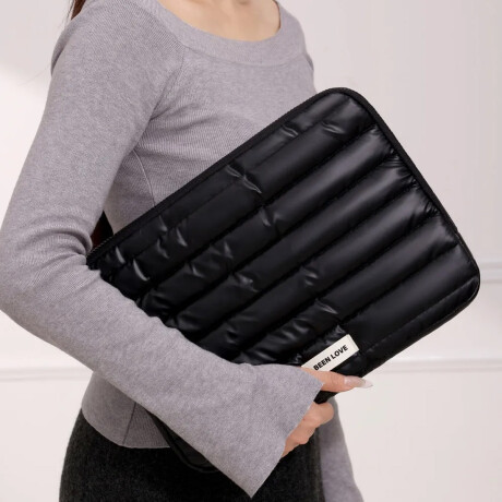 Estuche puffer impermeable para laptop Negro