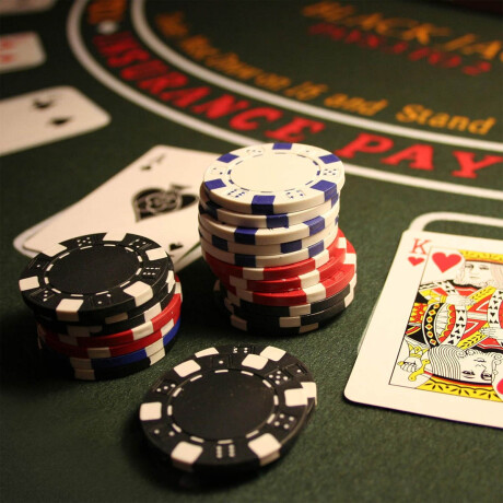 Maletín De Poker C/ Llave 300 Fichas Cartas Y Dados Jug013119