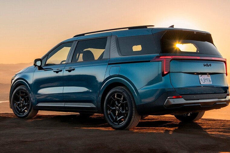 Kia Carnival HEV llega a Uruguay: híbrido para ocho pasajeros con potencia y espacio