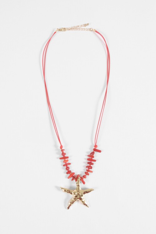Collar coral y estrella rojo