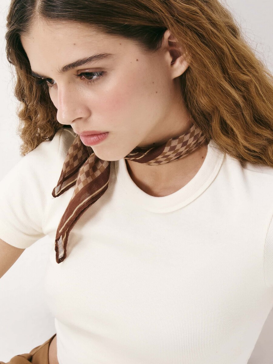 CAMISETA CORTA EN TELA ACANALADA - BEIGE 