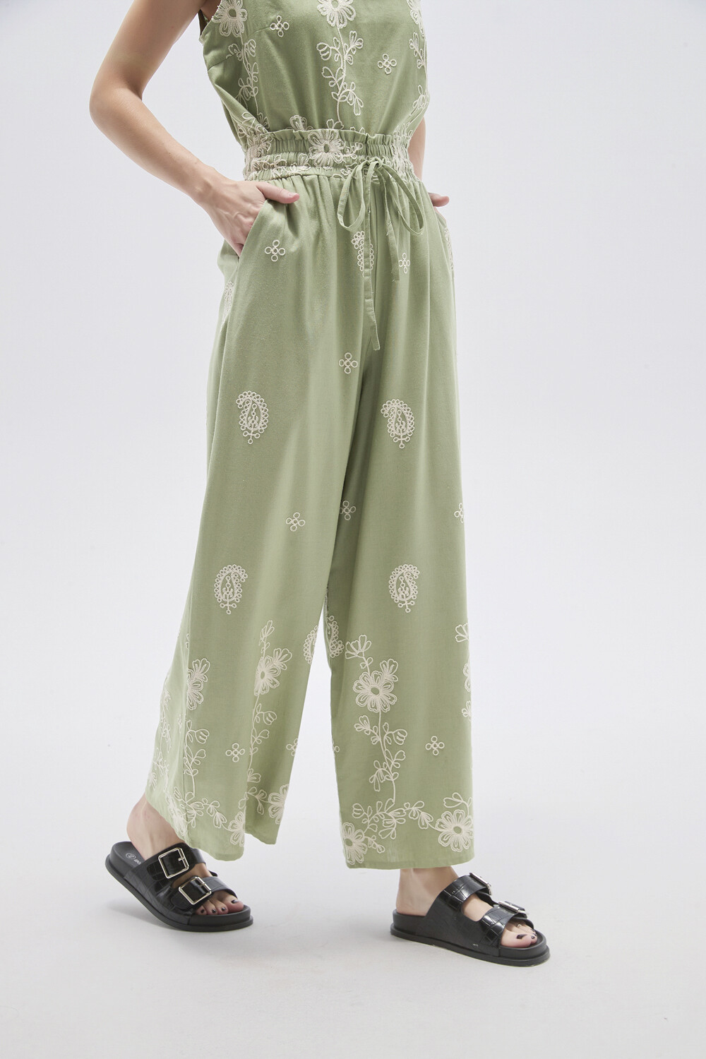 Pantalon Cilae Verde Grisaceo