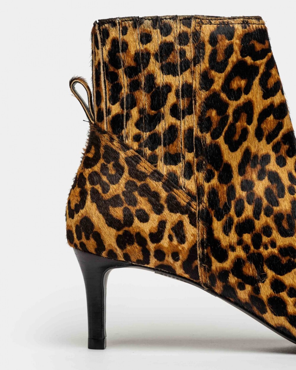 Bota Caña Baja Kyle En Pelo Animal Print
