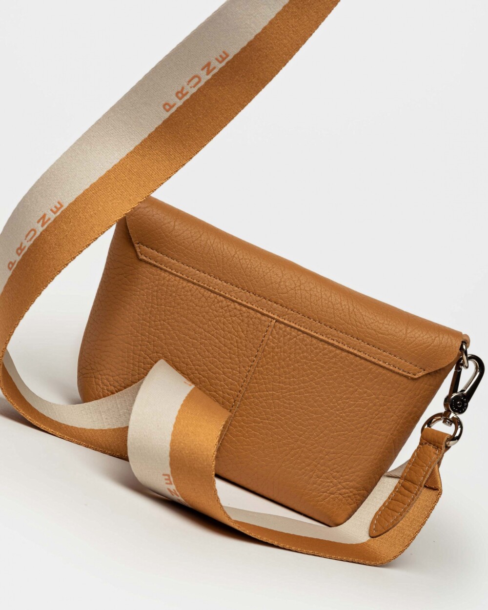 Mini bag Nina en cuero graneado Cuoio