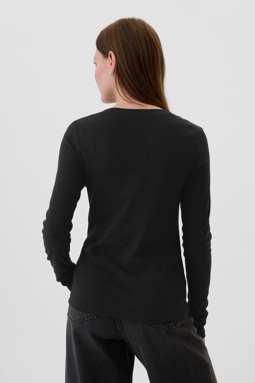 Remera Básica Cuello Redondo Manga Larga Mujer True Black