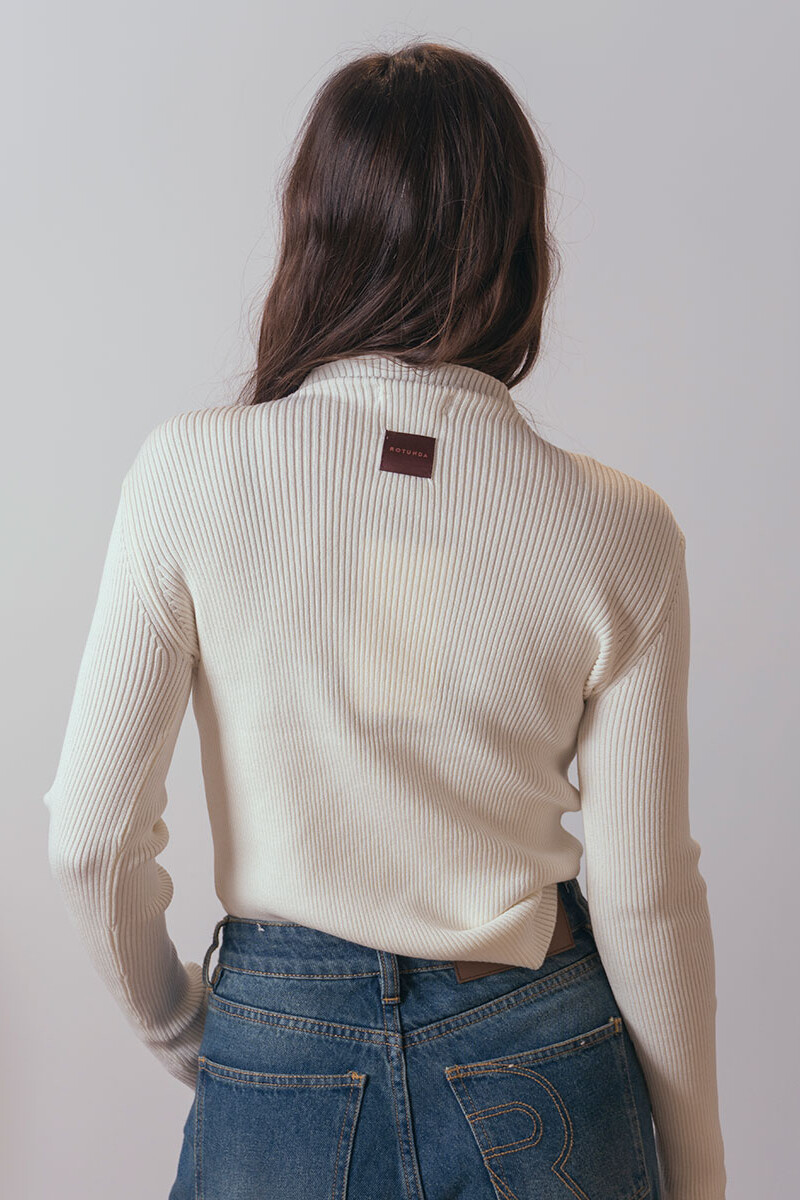 Poly Off White