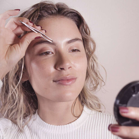 Espejo Y Pinza De Cejas Magnifying Mirror And Tweezers