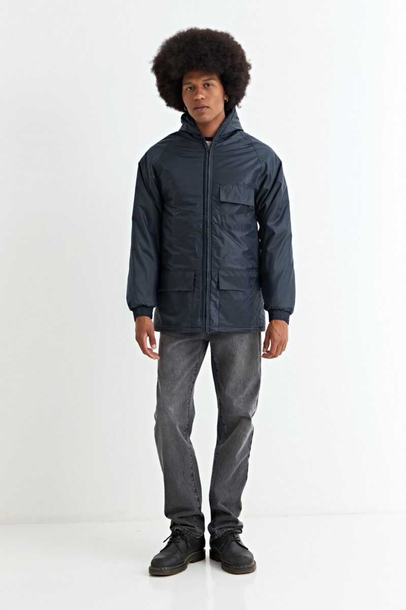 Campera de nylon con bolsillos AZUL MARINO