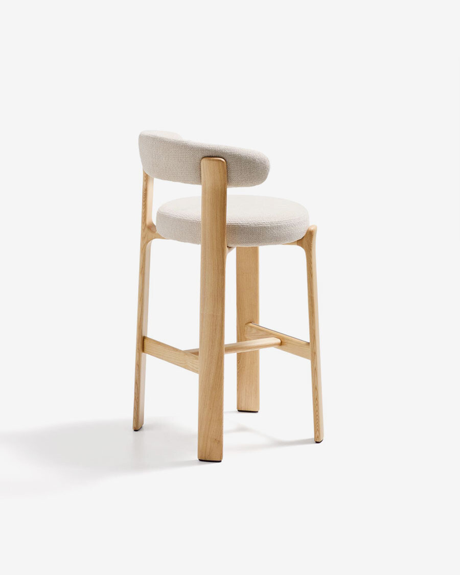 Taburete Granite de chenilla beige y madera maciza de fresno con acabado tono natural FSC 100% 75 cm Taburete Granite de chenilla beige y madera maciza de fresno con acabado tono natural FSC 100% 75 cm